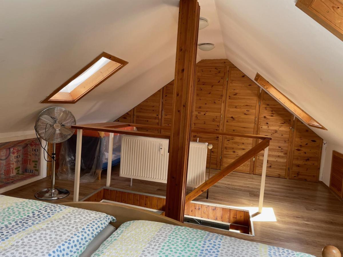 Gemuetliches, Freistehendes Ferienhaus โคเบลนซ์ ภายนอก รูปภาพ